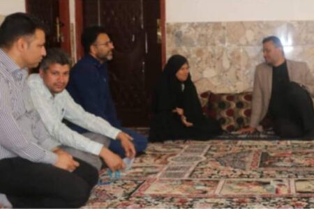 دیدار فرماندار ارزوئیه با خانواده معظم شهدای شهرستان