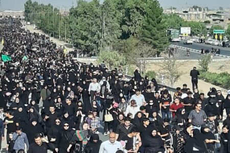 پیاده‌روی یکصدهزار نفری جاماندگان «اربعین» در سیرجان