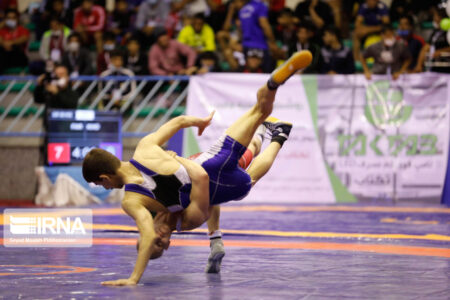 کرمان به مقام نخست دور رفت مسابقات لیگ نوجوانان کشتی در شاهرود دست یافت