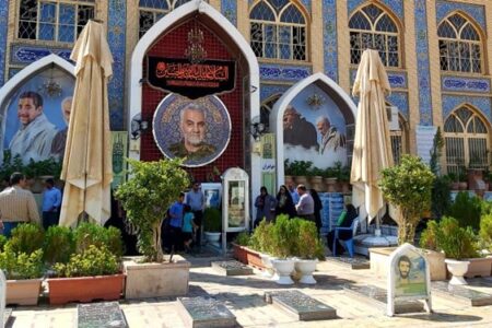 رئیس سازمان انرژی اتمی با سردار شهید سلیمانی تجدید بیعت کرد