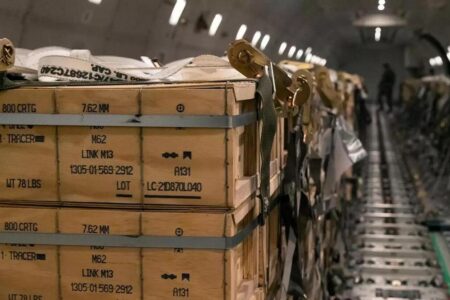 بورل نسبت به کاهش ذخایر تسلیحاتی اتحادیه اروپا هشدار داد