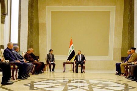 وحیدی و الکاظمی تسهیل در عبور زائرین ایرانی از مرز عراق را بررسی کردند