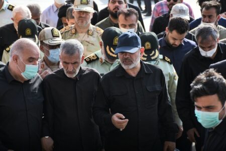 وزیر کشور: معضل حمل‌ونقل در مرز شلمچه در حال پیگیری است/ اولویت عبور با زائران استان‌های مرزی است