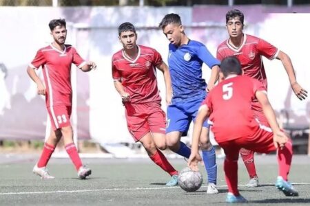 مدافع چپ استقلال راهی بیمارستان شد (عکس)