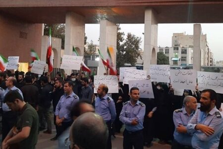 جمعی از دانشجویان دانشگاه صنعتی شریف اغتشاشات را محکوم کردند/ تشکر از نیروی انتظامی برای برقراری امنیت