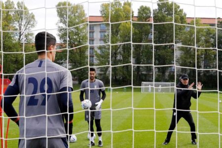 دروازه بان تیم ملی مقابل سنگال چه کسی است؟