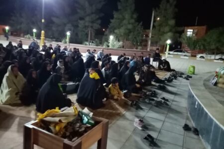 پخت وتوزیع بیش از۱۰هزارپرس غذا در شهرستان زرند/توزیع بسته معیشتی