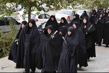 گردان نانوایی چریک پیر خانوک زرند عازم کربلای معلی شدند