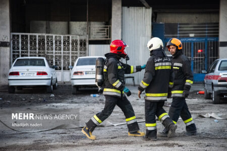 آتش سوزی یک انبار کالا در کرمان