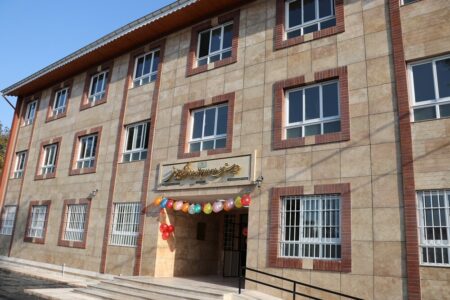 راه‌اندازی نهضت مدرسه سازی در استان کرمان/ آغاز عملیات احداث ۳۷ مدرسه خیرساز