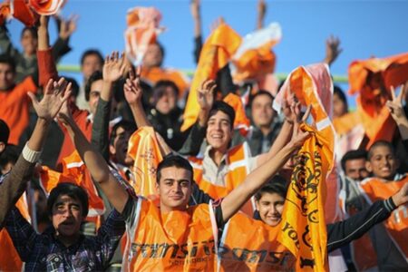 ورود تماشاگران در بازی مس کرمان و ذوب‌آهن رایگان است