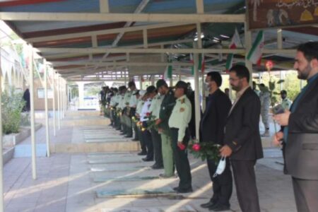 غبار روبی و عطر افشانی قبور مطهر شهدا