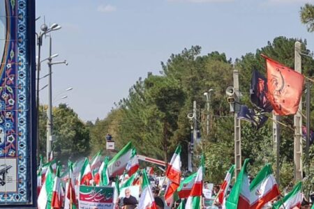 حضور کرمانی ها در محکومیت هتک حرمتهای اغتشاشگران