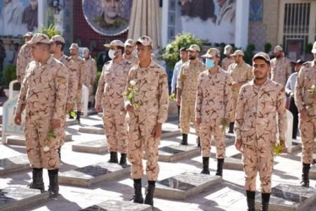 تصاویر/ تجدید میثاق سربازان سپاه ثارالله کرمان با آرمان‌های شهدا