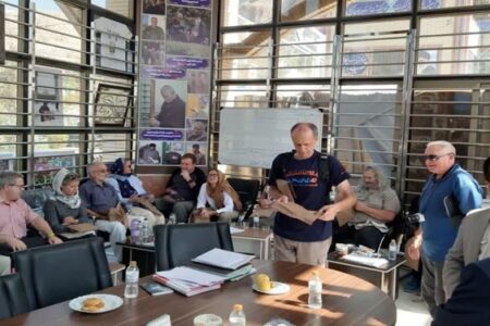 مغناطیسی به نام گلزار شهدای کرمان/ از تانزانیا تا استرالیا و ایتالیا، میهمانان «حاج‌قاسم» از ۷۰ کشور