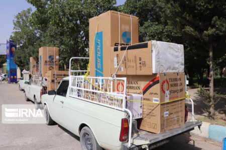 ۵۵۰ زوج زیرپوشش کمیته امداد کرمان در هفته وحدت جهیزیه هدیه گرفتند