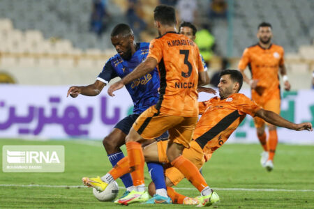 پول‌های چندهزار میلیاردی در فوتبال کرمان و استعدادپروری جوانان که فدا می‌شود