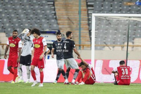 مداح اهل بیت شاهد شکست پرسپولیس در آزادی+عکس