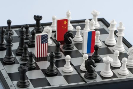 سرد مثل جَنگ/ قطب سوم جهان کجاست؟