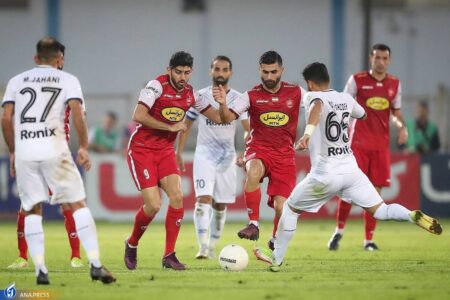 اتفاقات عجیب در بازی ملوان و پرسپولیس/ قضاوت داور با هندزفری موبایل! +تصاویر