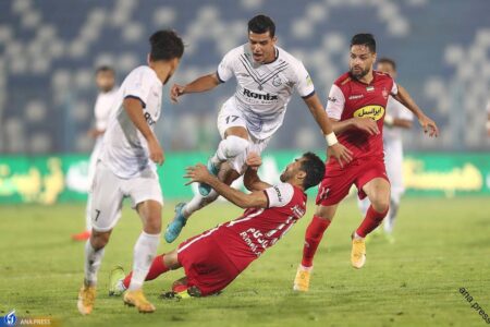 جنجالی‌ترین تصمیم داور در بازی ملوان و پرسپولیس/ آیا خطای بیرانوند پنالتی بود؟+تصاویر