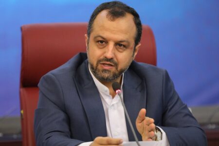 وزیر اقتصاد وارد کرمان شد