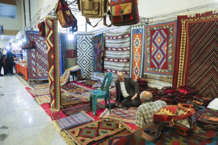 صدور کارت اعتباری خرید صنایع‌ دستی برای کرمانی‌ها