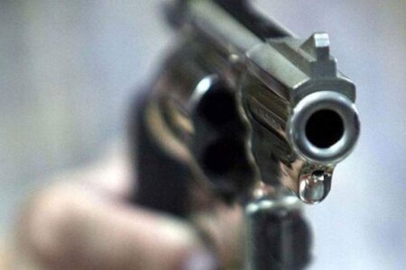 زخمی شدن یک رهگذر در درگیری شخصی در زرند