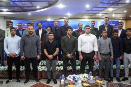 تجلیل گل گهر از قهرمانان ملی‌پوش کشتی آزاد و فرنگی