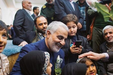 روایتی از ویژگی‌های اخلاقی سردار دل‌ها از زبان محافظ او: در حاج‌قاسم گوشه‌ای از اخلاق پیامبر(ص) را می‌دیدم