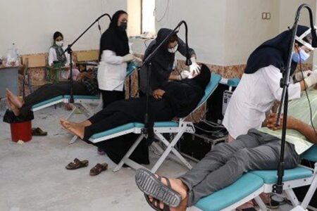 ارائه خدمات تخصصی دندانپزشکی به مددجویان و محرومان شهرستان نرماشیر