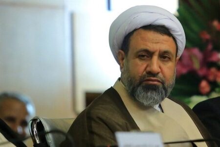 بنگاه‌های اقتصادی در درمان معتادین متجاهر کمک کنند