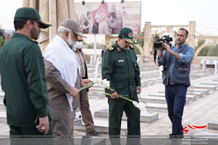 نسل جوان ما مصممتر از گذشته راه نیمه تمام شهید سلیمانی را به انتها خواهند رساند