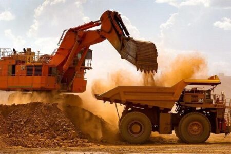 افزایش بهره وری معادن زرند در دستور کار قرار دارد