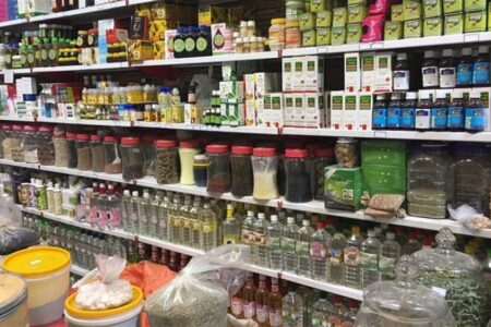 ممنوعیت فروش هرگونه دارو خارج از داروخانه/کشف ۲۴۶۳ قلم فرآورده غیرمجاز از عطاری‌ها