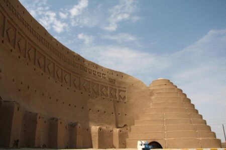 یخدان زریسف کرمان مرمت می شود