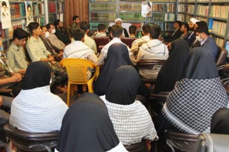 دانش آموزان بسیجی در صف اول مبارزه با استکبار هستند