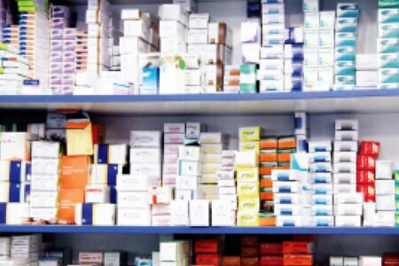 کمبود داروخانه و عدم وجود داروخانه شبانه روزی در راور