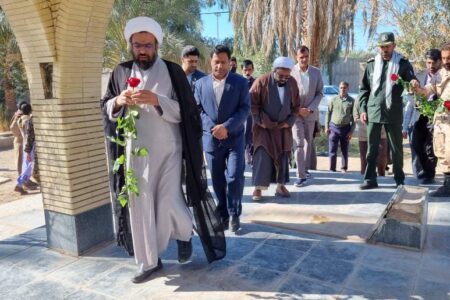 آیین غبار روبی و عطرفشانی مزار مطهر شهدای ریگان