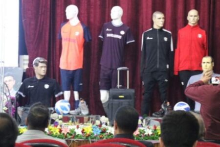 رونمایی از لباس تیم فوتبال شهرداری زرند در لیگ برتر استان