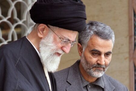 همراهان بهشتی حاج‌قاسم| پسر شهید قلعه میرزایی: فدای یک تار موی حاج‌قاسم/ لازم باشد جان خودم را هم می‌دهم