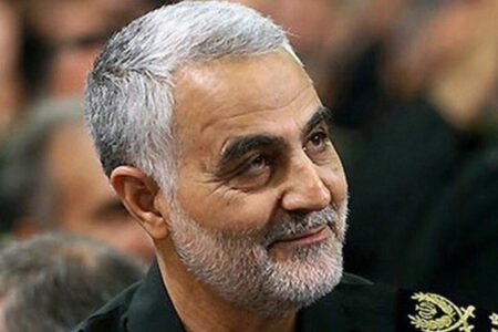 رونمایی از شعار سومین سالگرد حاج‌قاسم در کرمان/ «جان فدا»