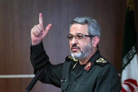 از تورم و تحریم‌ها دلخوریم اما زخم زدن به پیکره انقلاب را نمی‌پذیریم