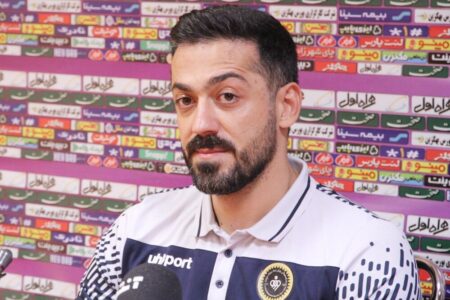 مربی گل‌گهر: پرسپولیس مجبور شد مدل بازی خود را تغییر دهد/ دو برابر حریف شانس گل داشتیم