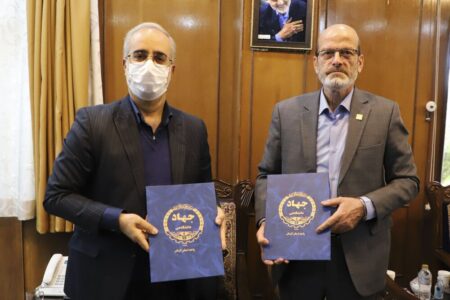 امضای تفاهم‌نامه جهاددانشگاهی و استانداری کرمان/ اعلام آمادگی این نهاد برای کمک به توسعه استان