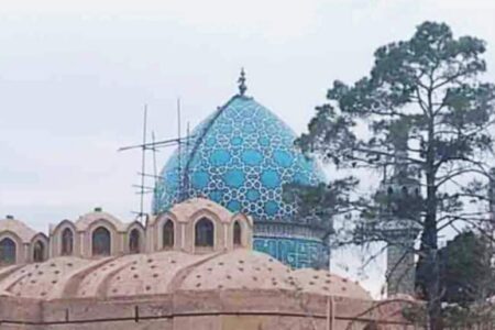 گنبد فیروزه ای ماهان مرمت شد
