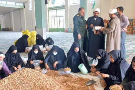 توزیع ۳۰۰۰ بسته کمک معیشتی بین نیازمندان عنبرآباد