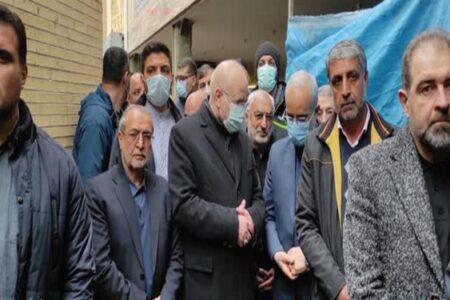 جان‌فدا| حضور قالیباف در صف زائران مزار «سردار سلیمانی»