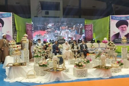 گزارش فارس از یک مراسم ازدواج با ۳۰۰ عروس و داماد/ جان من و تو را «فاطمه» پیوند داد+عکس