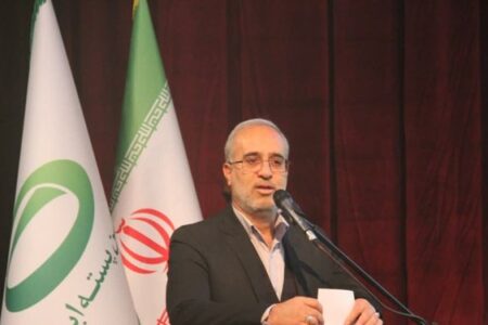 استاندار کرمان: مزرعه‌های کوچک انرژی خورشیدی در باغات پسته راه‌اندازی شود